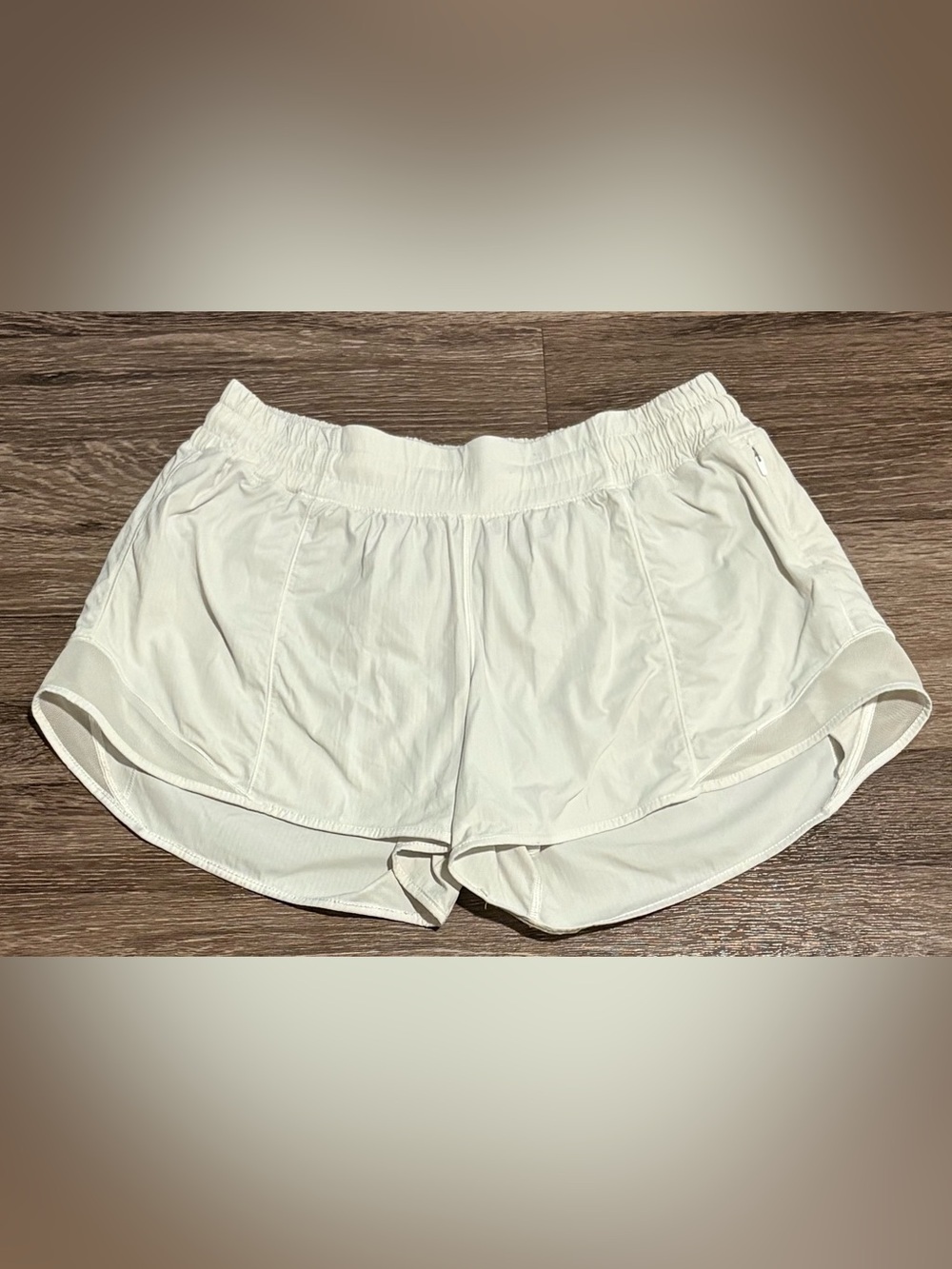 Lululemon Women's Hotty Hot Athletic Running Shorts in white Size 8